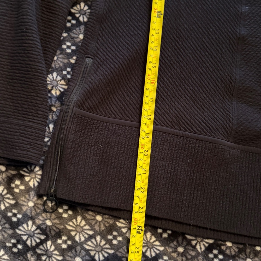 Lululemon On Repeat MockNeck - Picture 4 of 9